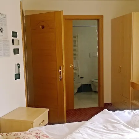 Hotel Emma 3*