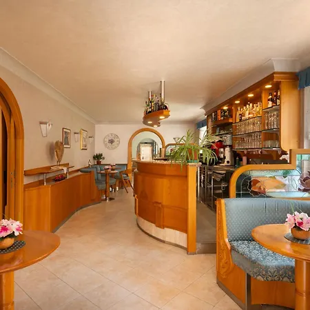 Hotel Emma 3*